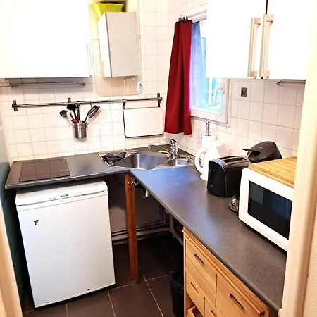 Studette Chabaud Cour